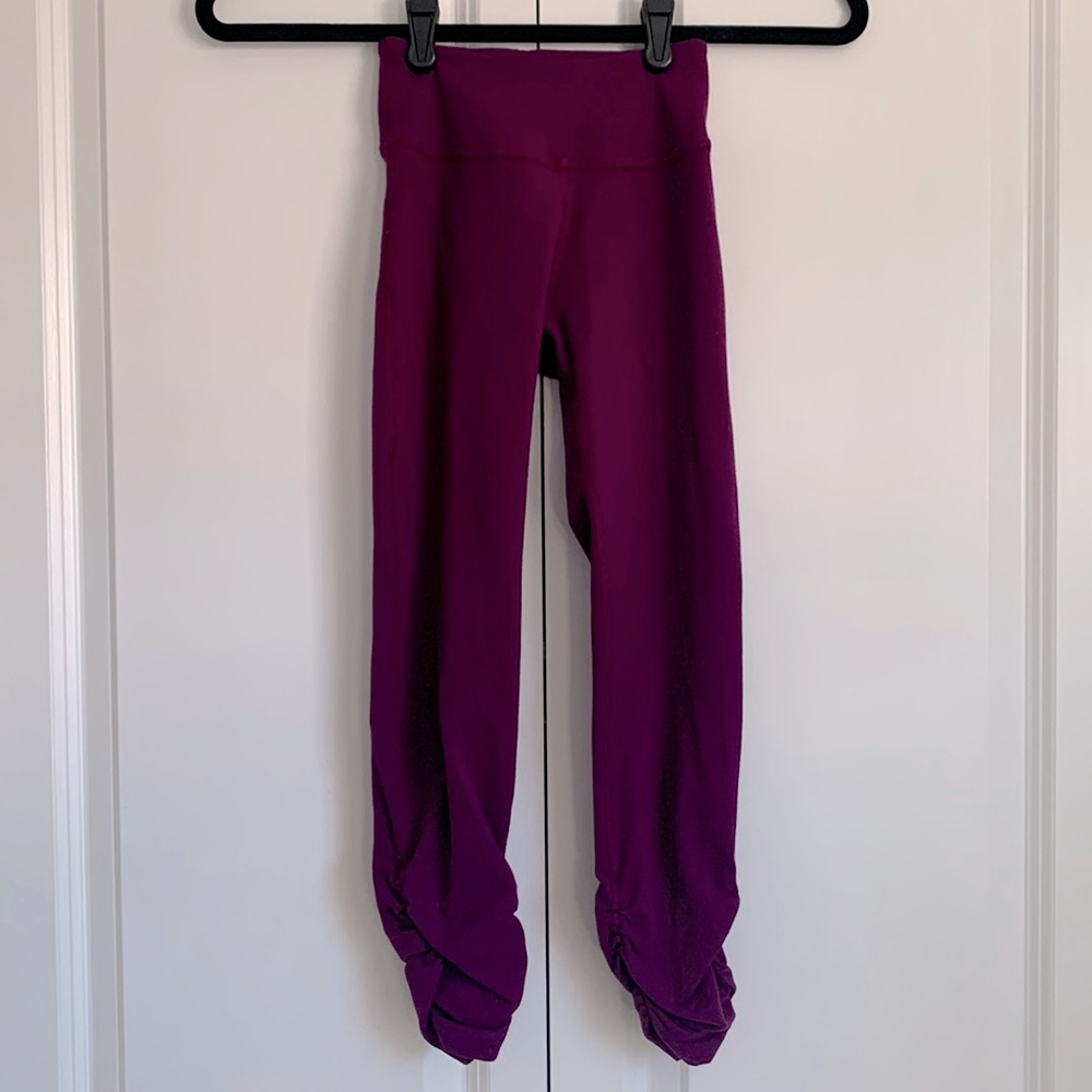 EUC Beyond Yoga cropped leggings